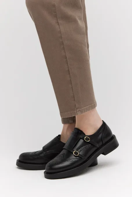 Czarne skórzane buty z klamrami