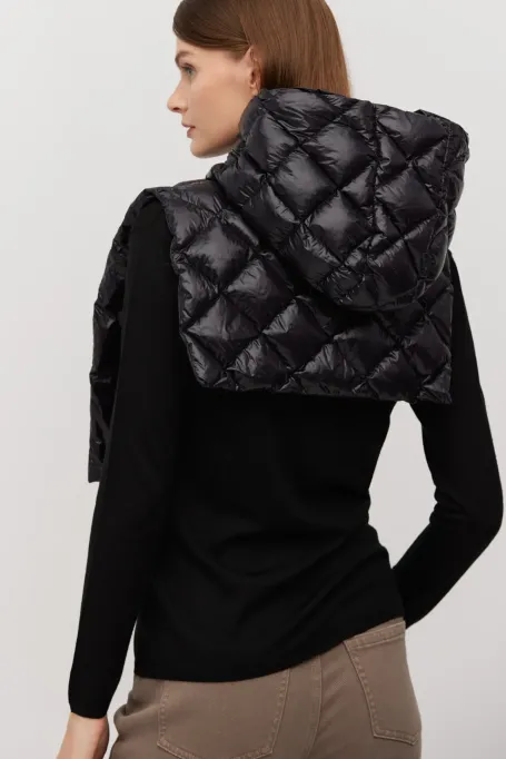 Puchowy kaptur czarny