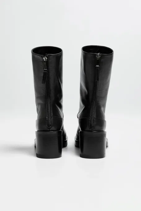 Czarne skórzane botki