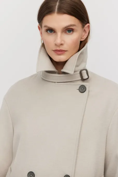 Beżowa dwurzędowa kurtka z wełny Beżowa dwurzędowa kurtka z wełny