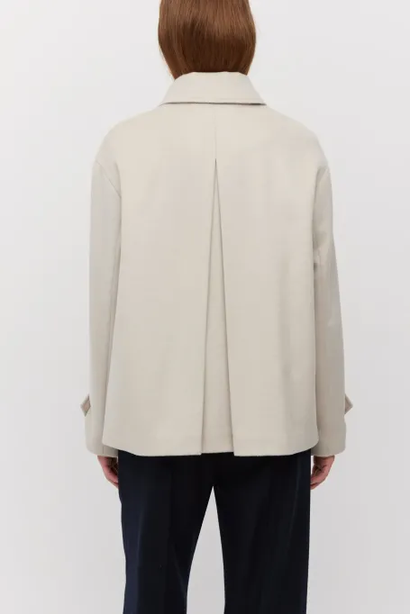 Beżowa dwurzędowa kurtka z wełny Beżowa dwurzędowa kurtka z wełny