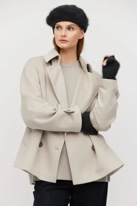 Beżowa dwurzędowa kurtka z wełny Beżowa dwurzędowa kurtka z wełny