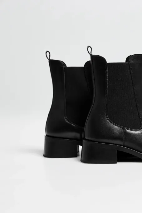Czarne skórzane botki Czarne skórzane botki