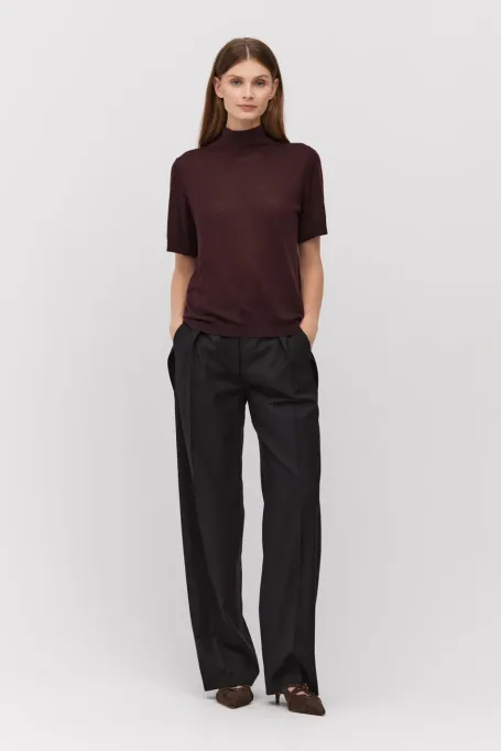 Czarne wełniane spodnie z szeroką nogawką