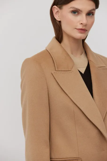 Wełniany płaszcz dyplomatka camelowy Wełniany płaszcz dyplomatka camelowy