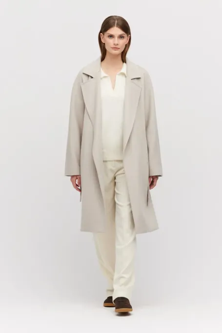 Wełniany płaszcz z paskiem beż