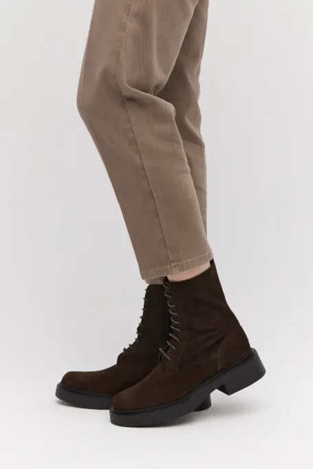 Sznurowane botki ze skóry zamszowej brązowy Sznurowane botki ze skóry zamszowej brązowy