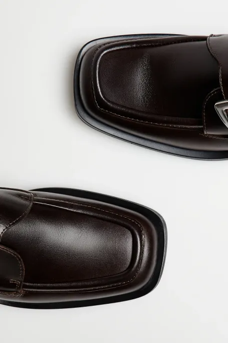 Skórzane monki z klamrą brązowy