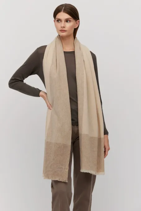 Dwukolorowy wełniany szal z frędzlami damski - Patrizia Aryton
