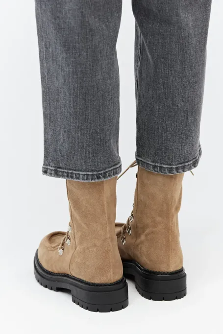 Sznurowane botki zamszowe damskie - Patrizia Aryton