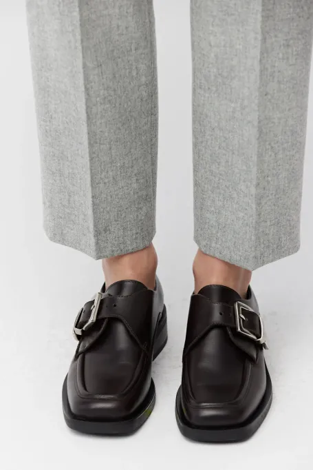 Skórzane monki z klamrą brązowy