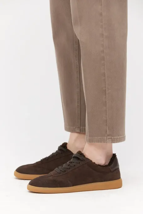 Zamszowe sneakersy z futerkiem brązowy