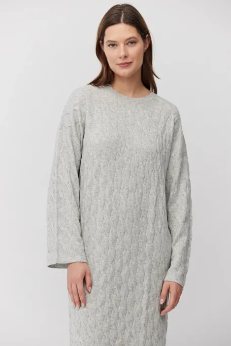 Sukienka o warkoczowym splocie z wełny merynosowej i kaszmiru szary