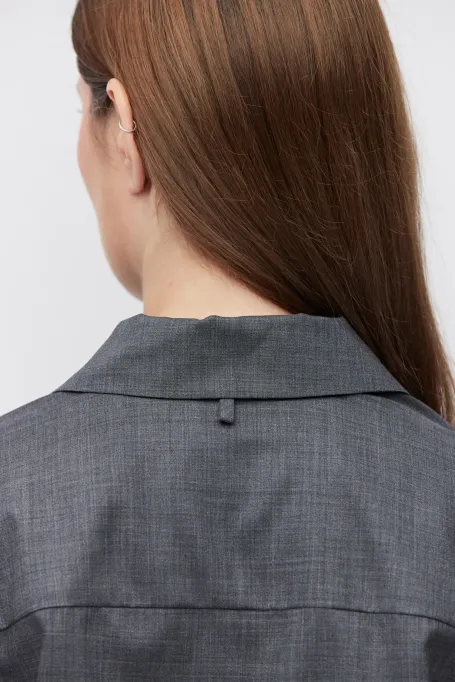 Szara wełniana koszula z szerokimi mankietami