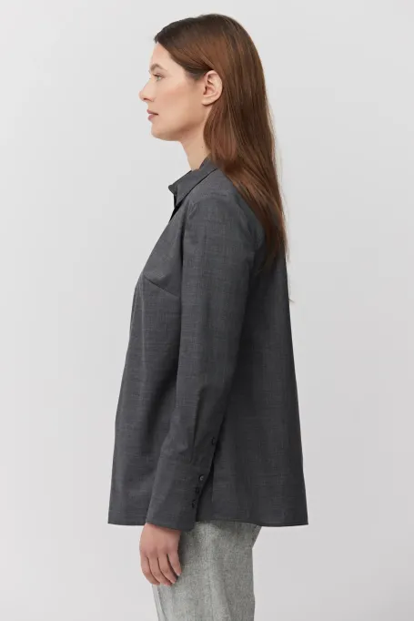 Szara wełniana koszula z szerokimi mankietami