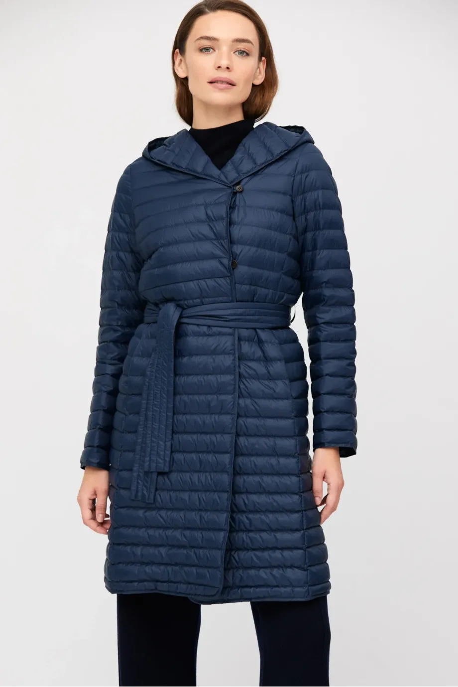 Lekka granatowa puchowa kurtka z kapturem damska - Patrizia Aryton Lekka granatowa puchowa kurtka z kapturem damska - Patrizia Aryton