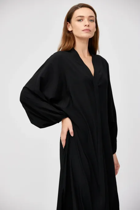 Czarna sukienka z jedwabiu