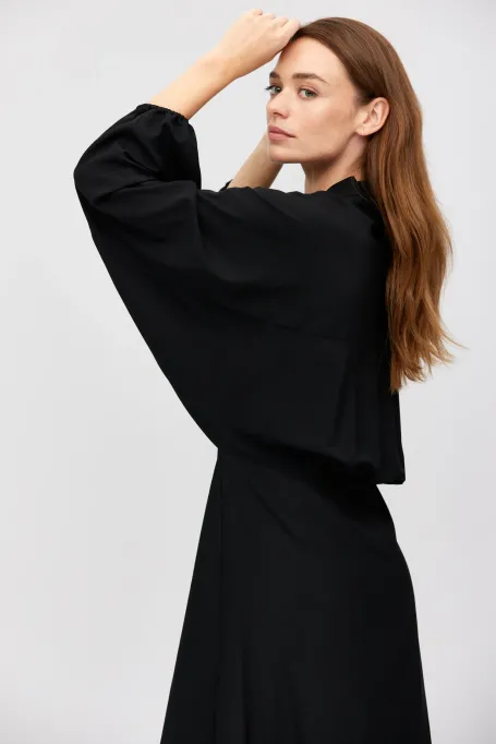 Czarna sukienka z jedwabiu