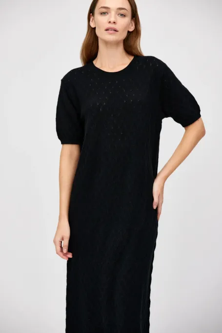 Sukienka z wełny merynosowej i domieszki wełny alpaki czarny
