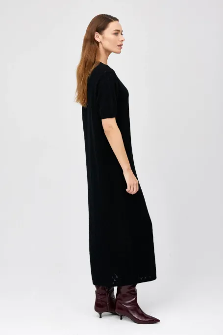 Sukienka z wełny merynosowej i domieszki wełny alpaki czarny