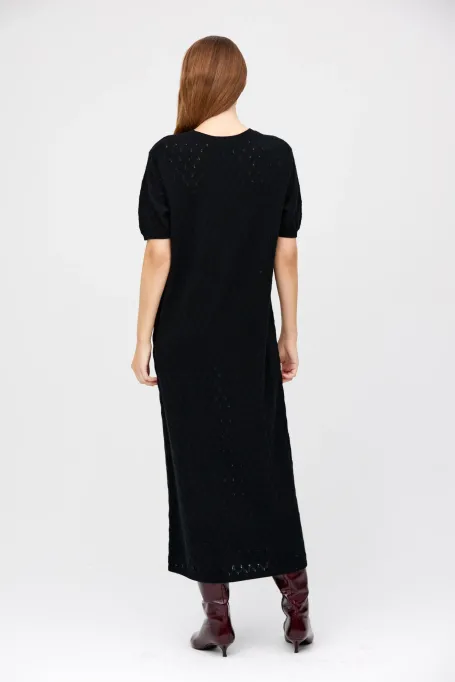 Sukienka z wełny merynosowej i domieszki wełny alpaki czarny