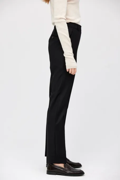 Czarne wełniane spodnie do garnituru