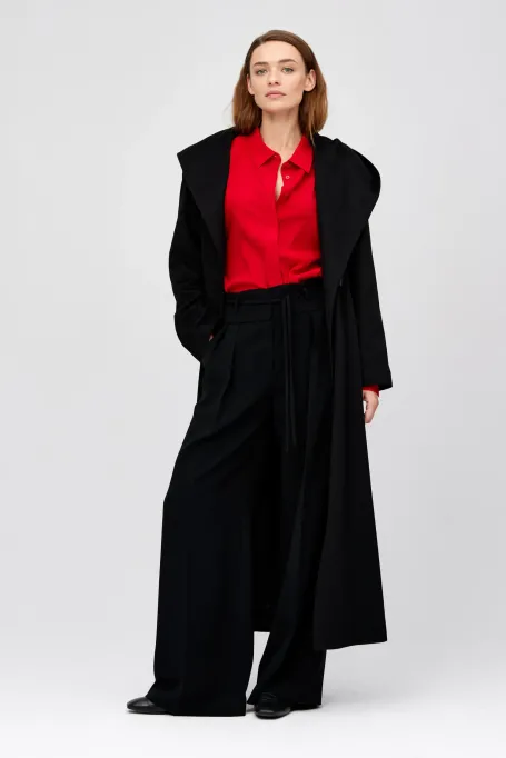 Czarne spodnie z szeroką nogawką