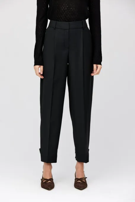 Spodnie z zapięciem na kostce czarny