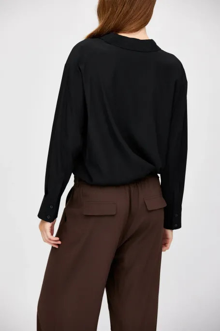 Czarne body z jedwabiu