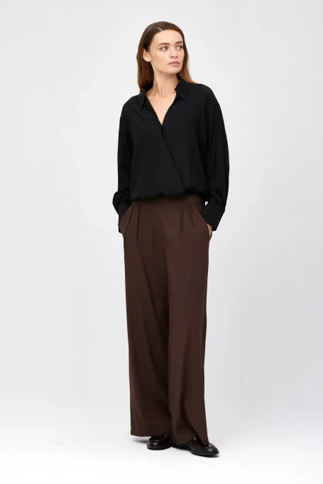 Czarne body z jedwabiu