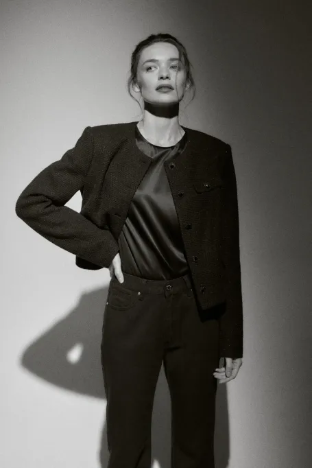 Krótki czarny żakiet pudełkowy damski - Patrizia Aryton