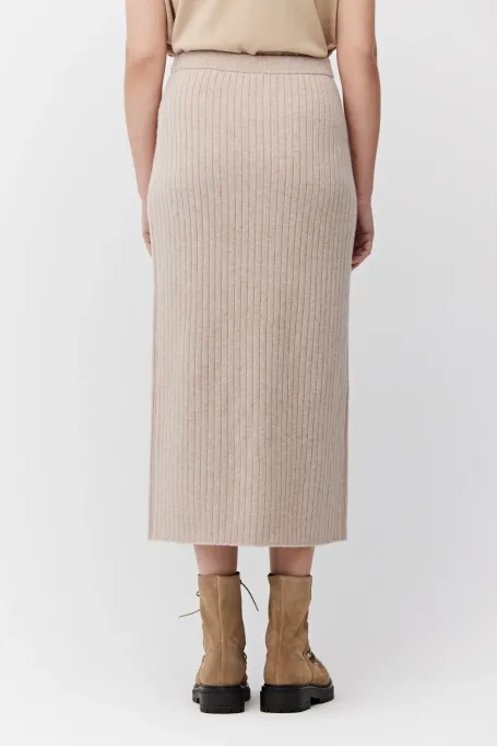 Beżowa dzianinowa spódnica z wełny merynosowej