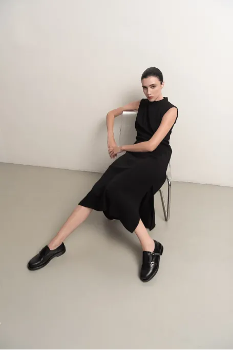 Czarne skórzane buty z klamrami damskie - Patrizia Aryton