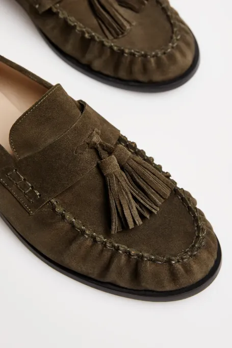 Brązowe zamszowe mokasyny z frędzlami