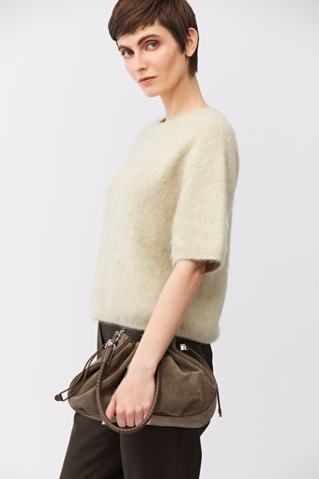 Jasnozielony sweter z wełną alpaki