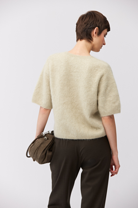 Jasnozielony sweter z wełną alpaki