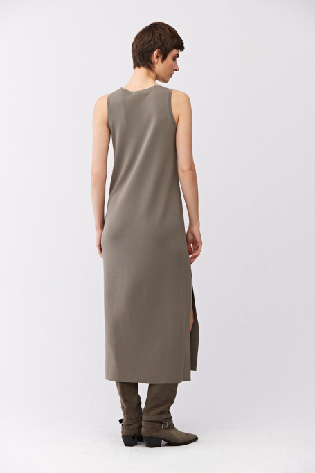 Zielona dzianinowa sukienka midi