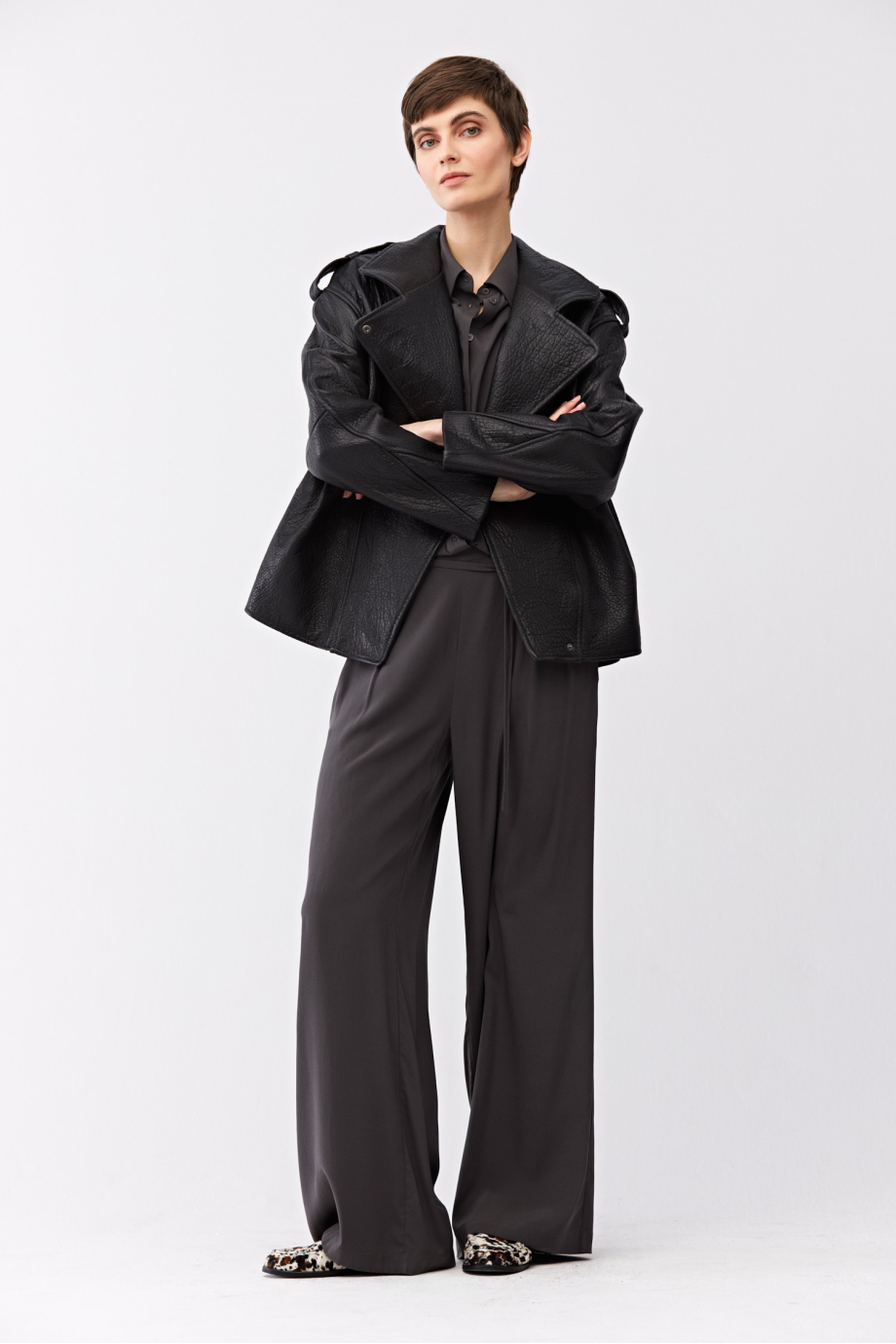 Szerokie szare spodnie z jedwabiu Szerokie szare spodnie z jedwabiu