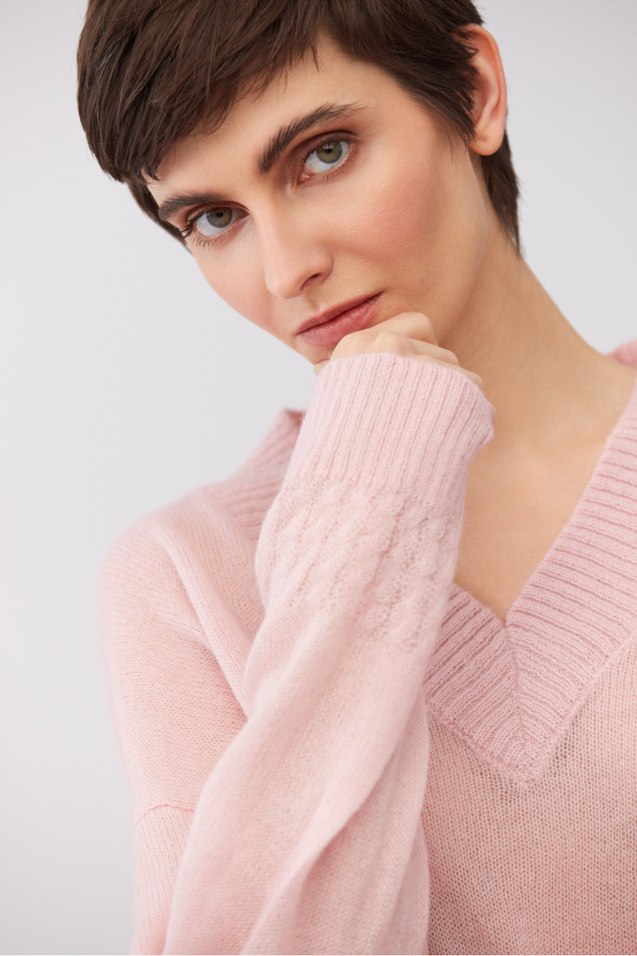 Jasnoróżowy sweter z wełną baby suri alpaki damski - Patrizia Aryton Jasnoróżowy sweter z wełną baby suri alpaki damski - Patrizia Aryton