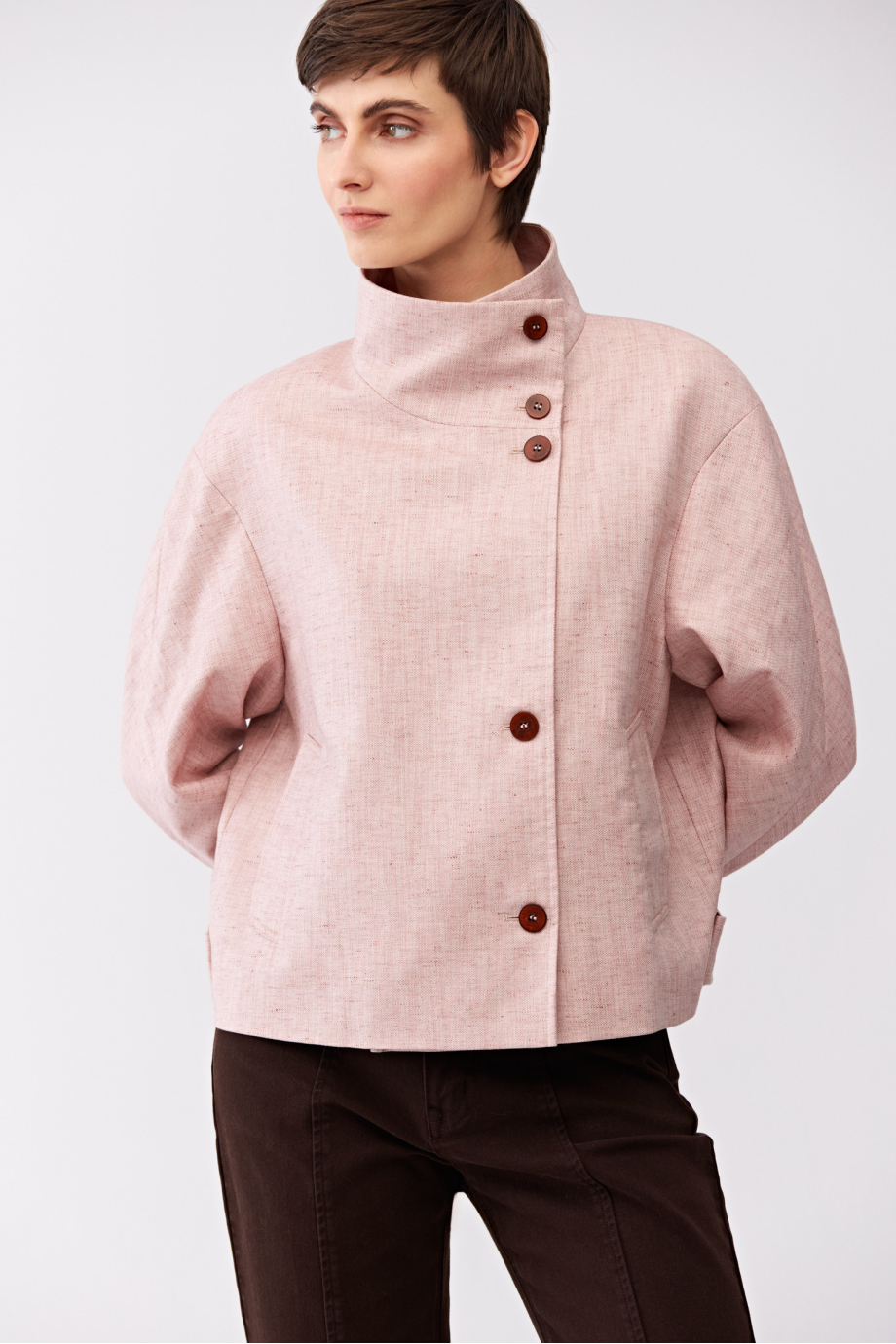 Krótka różowa kurtka ze stójką Krótka różowa kurtka ze stójką