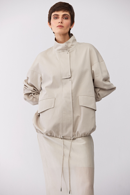 Bawełniana beżowa kurtka ze stójką