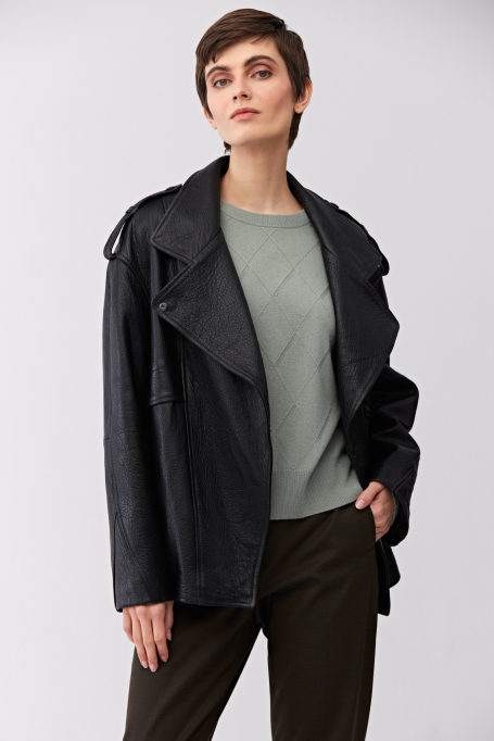 Czarna skórzana kurtka z pagonami Czarna skórzana kurtka z pagonami