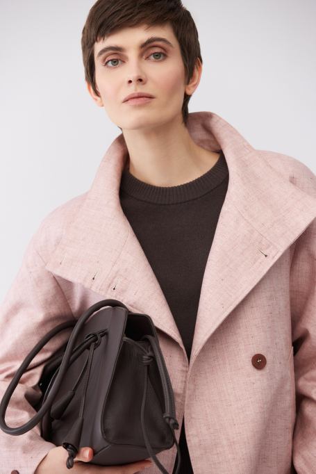 Krótka różowa kurtka ze stójką Krótka różowa kurtka ze stójką