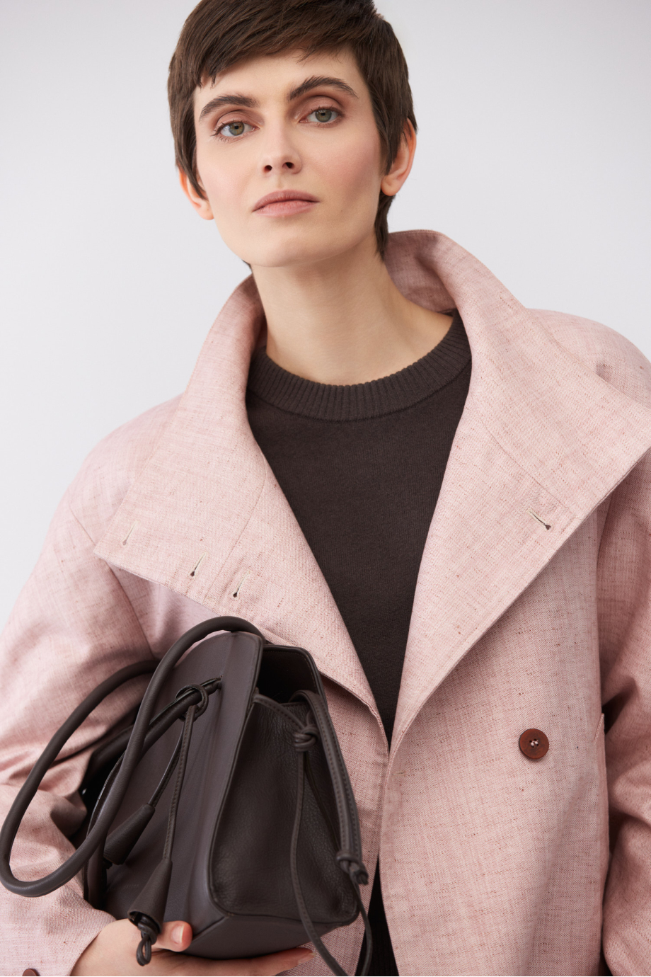 Krótka różowa kurtka ze stójką Krótka różowa kurtka ze stójką