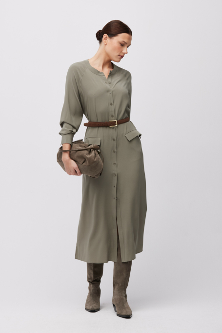 Zielona sukienka midi z jedwabiu