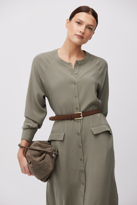 Zielona sukienka midi z jedwabiu