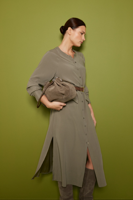 Zielona sukienka midi z jedwabiu