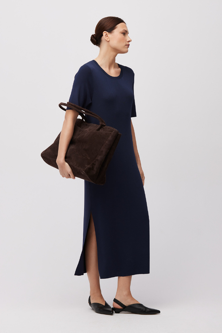 Granatowa dzianinowa sukienka midi