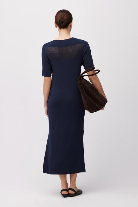 Granatowa dzianinowa sukienka midi