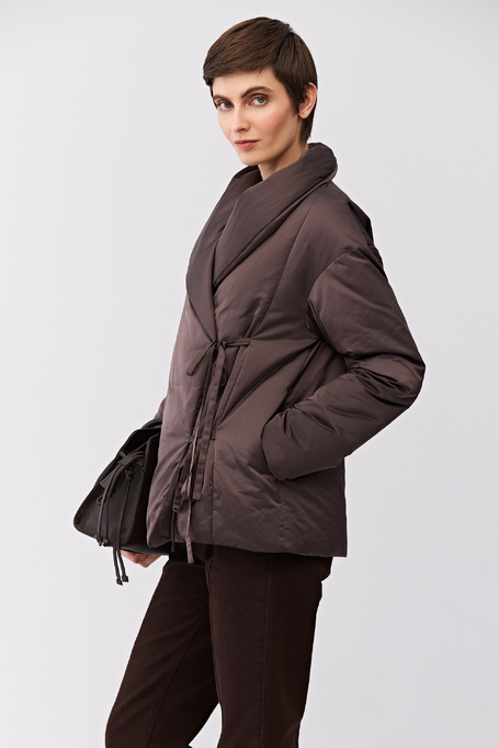 Brązowa kurtka puchowa z wiązaniem